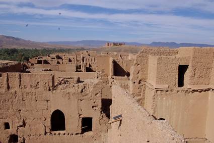 Imagen que contiene cielo, naturaleza, edificio, exterior

Descripcin generada automticamente