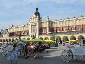 Imagen que contiene carretera, exterior, edificio, cielo

Descripcin generada automticamente
